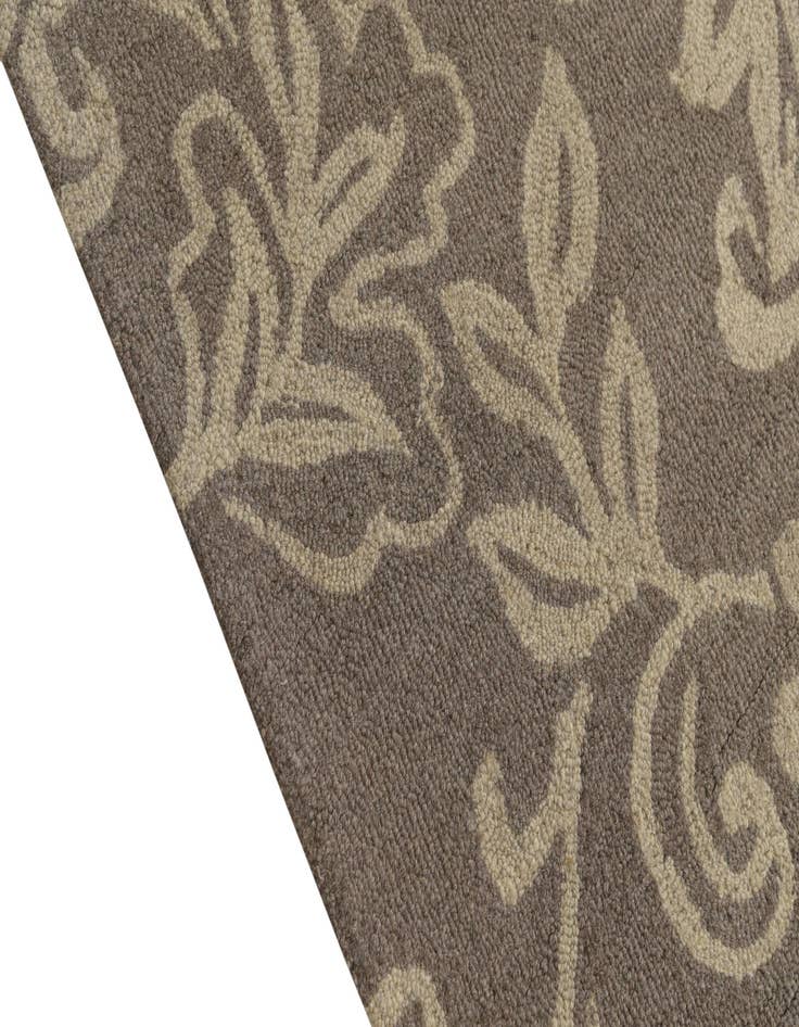 Detail image of  5' x 8' Agra Wool Rug