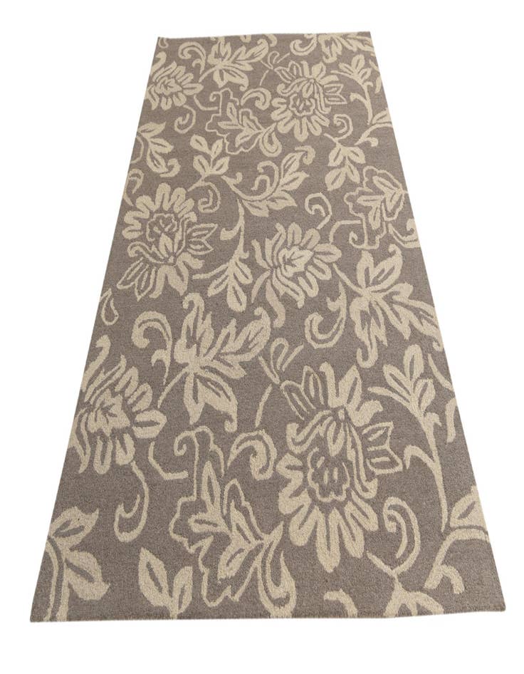 Detail image of  5' 1 x 8' Agra Wool Rug