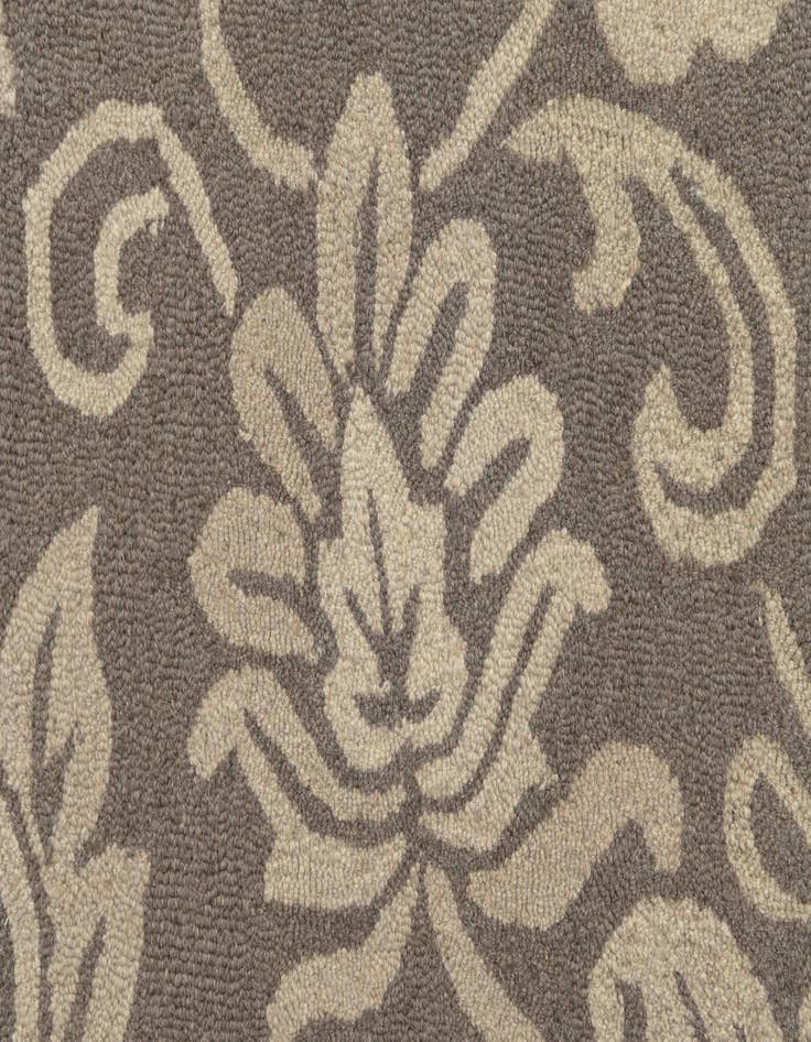 Detail image of  5' 1 x 8' Agra Wool Rug
