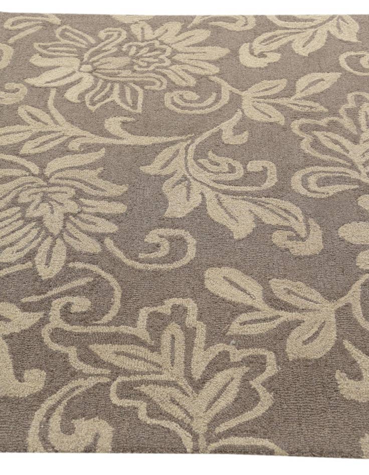 Detail image of  5' x 8' Agra Wool Rug