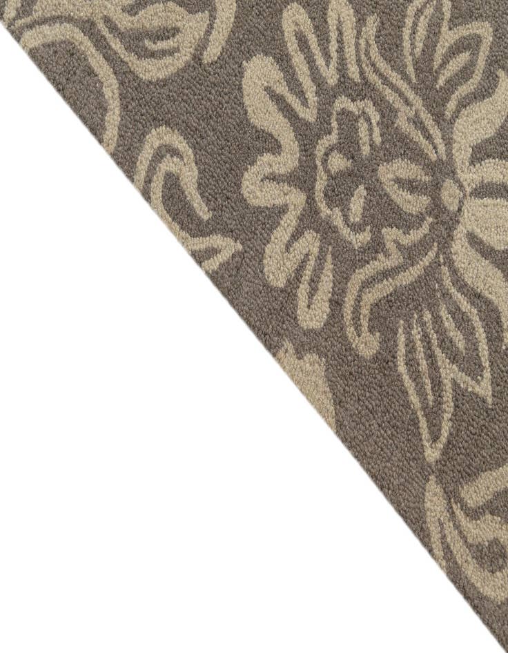 Detail image of  5' x 8' Agra Wool Rug