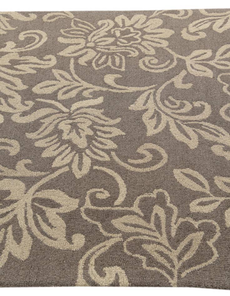 Detail image of  5' x 8' Agra Wool Rug