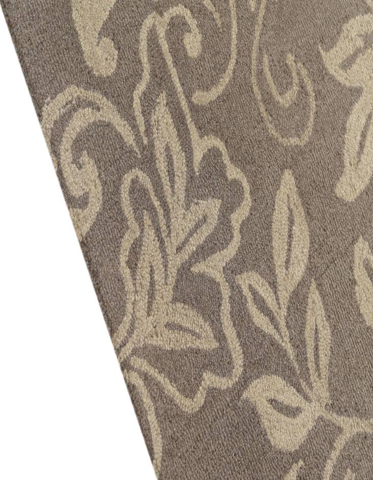 Detail image of  5' x 8' Agra Wool Rug