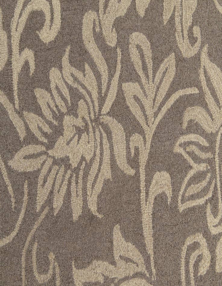 Detail image of  5' x 8' Agra Wool Rug