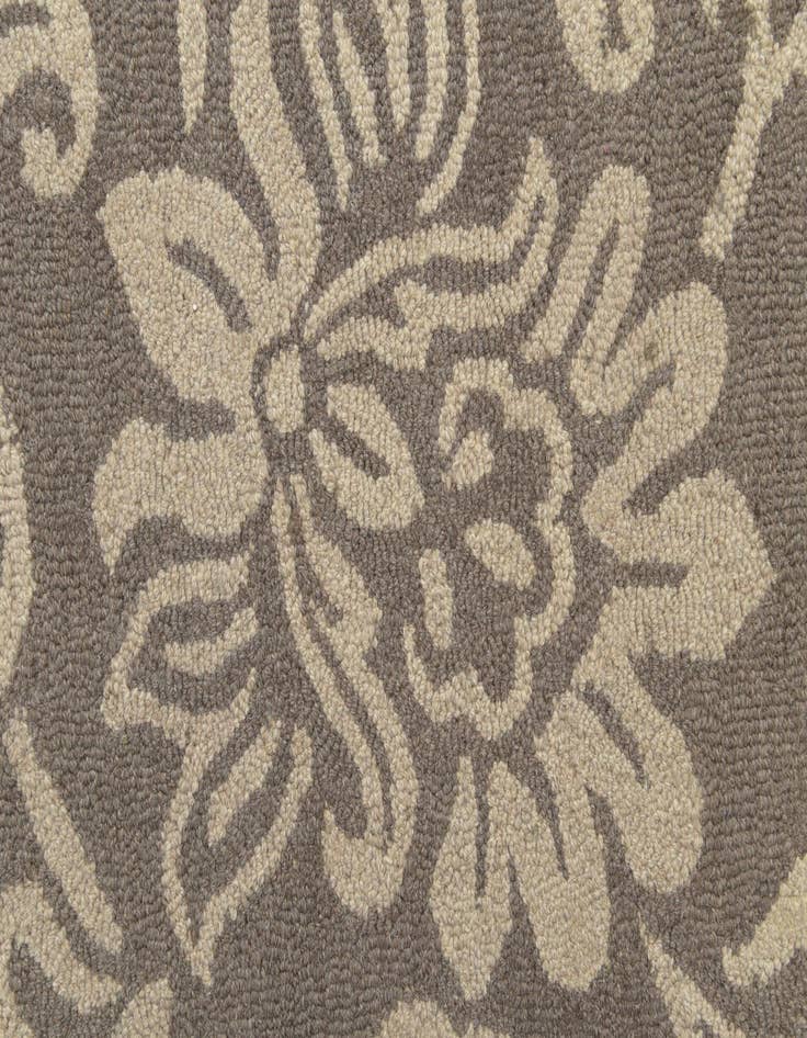 Detail image of  5' x 8' Agra Wool Rug