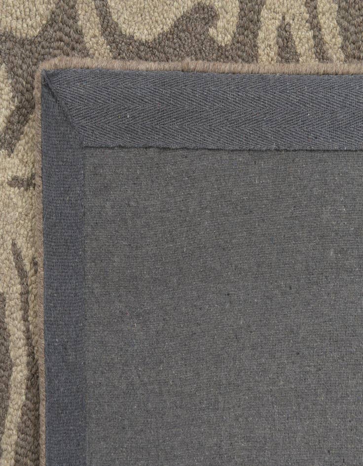 Detail image of  5' x 8' Agra Wool Rug