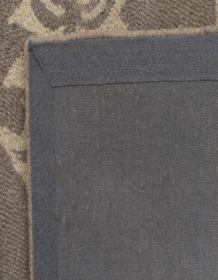 Detail image of  5' x 8' Agra Wool Rug