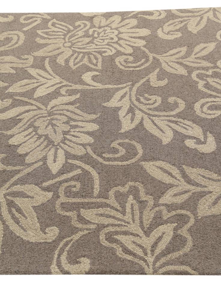 Detail image of  5' x 8' Agra Wool Rug