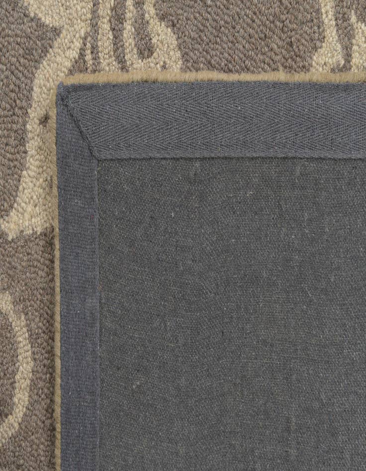 Detail image of  5' x 8' Agra Wool Rug