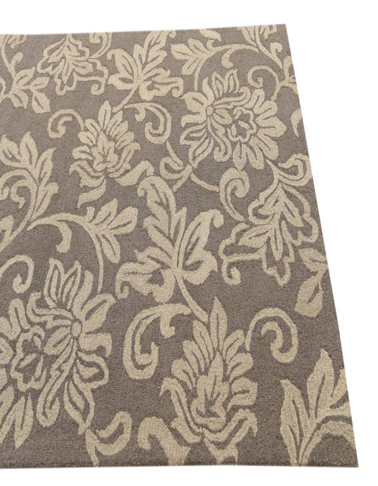 Detail image of  5' 1 x 8' Agra Wool Rug