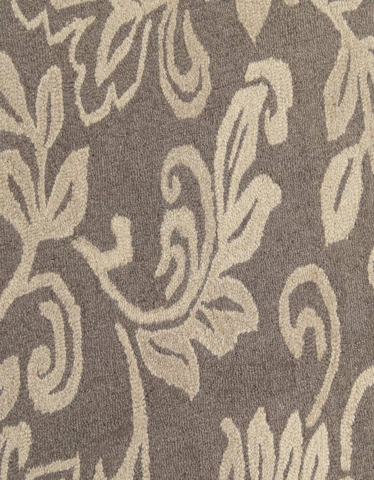 Detail image of  5' x 8' Agra Wool Rug