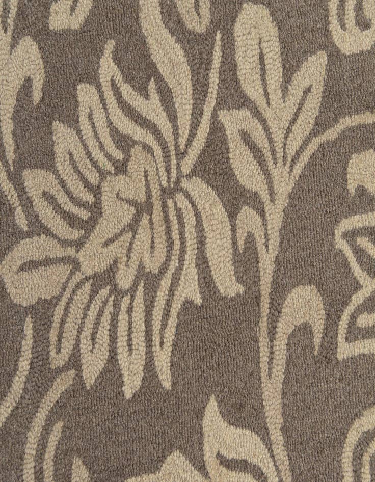 Detail image of  5' x 8' Agra Wool Rug