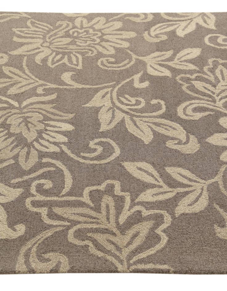 Detail image of  5' x 8' Agra Wool Rug