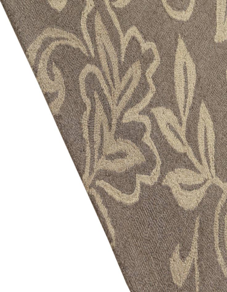 Detail image of  5' x 8' Agra Wool Rug