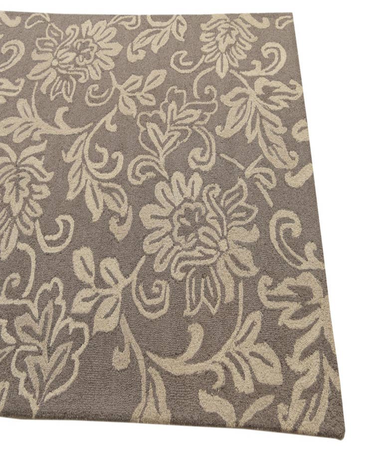 Detail image of  5' 1 x 8' Agra Wool Rug