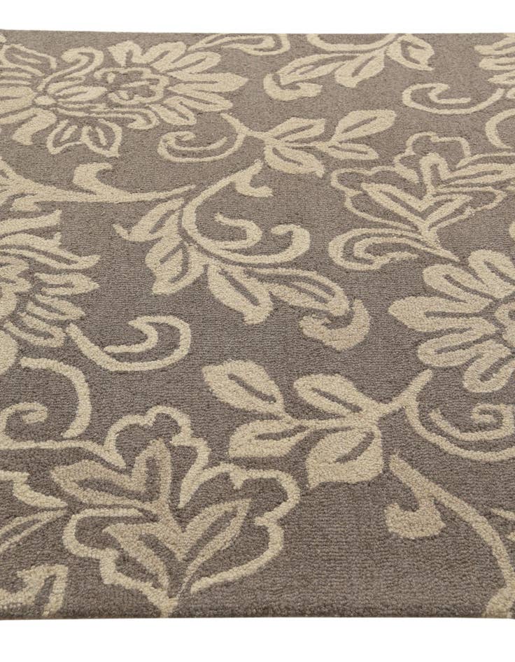 Detail image of  5' 1 x 8' Agra Wool Rug