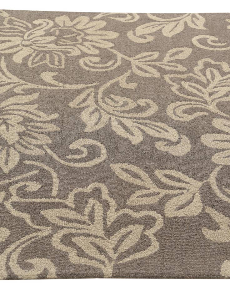 Detail image of  5' x 8' Agra Wool Rug