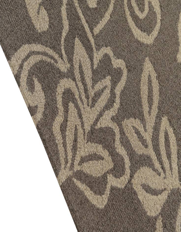 Detail image of  5' x 8' Agra Wool Rug