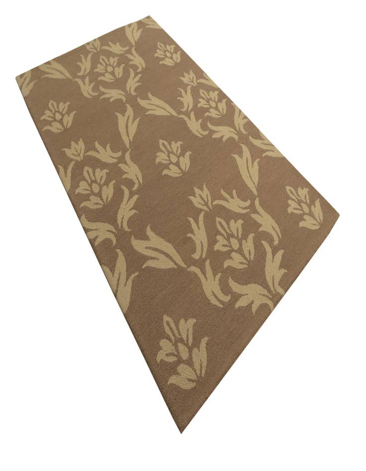 Detail image of  5' x 8' Agra Wool Rug