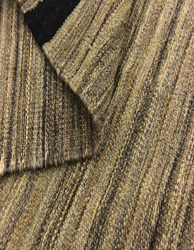 Detail image of  5' 8 x 7' 8  Hand Woven Kilim Modern Wool Rug