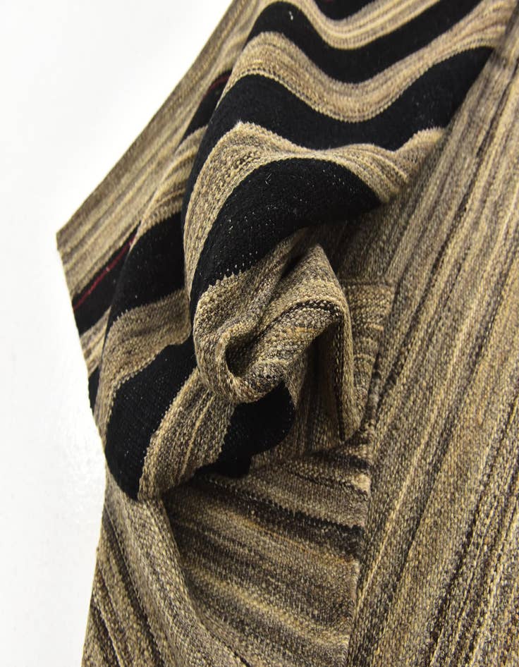 Detail image of  5' 8 x 7' 8  Hand Woven Kilim Modern Wool Rug