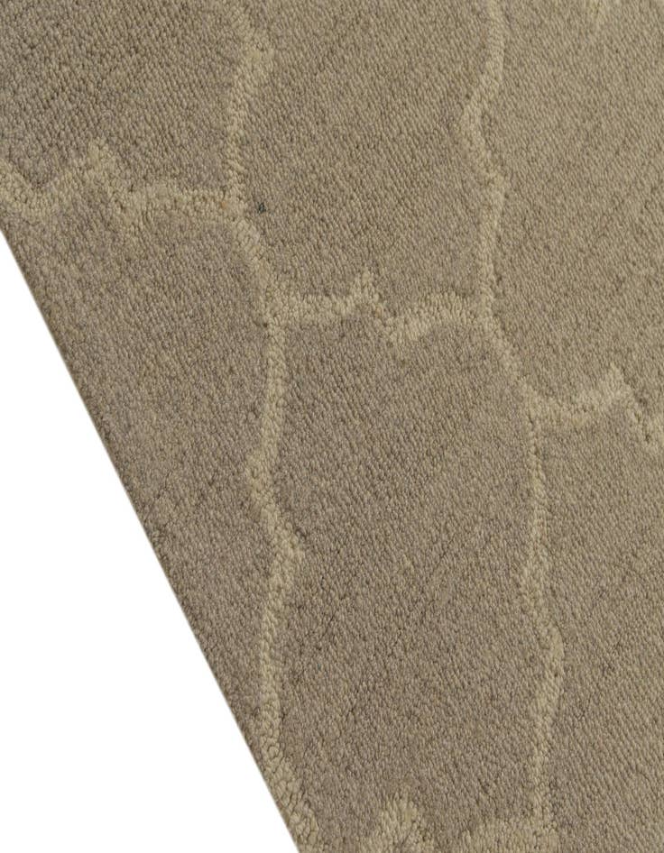 Detail image of  5' 1 x 8' Luna Wool Rug