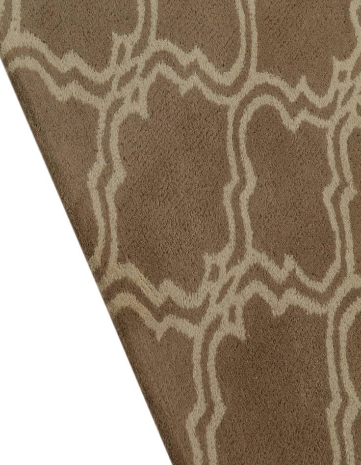 Detail image of  5' 1 x 8' Luna Wool Rug