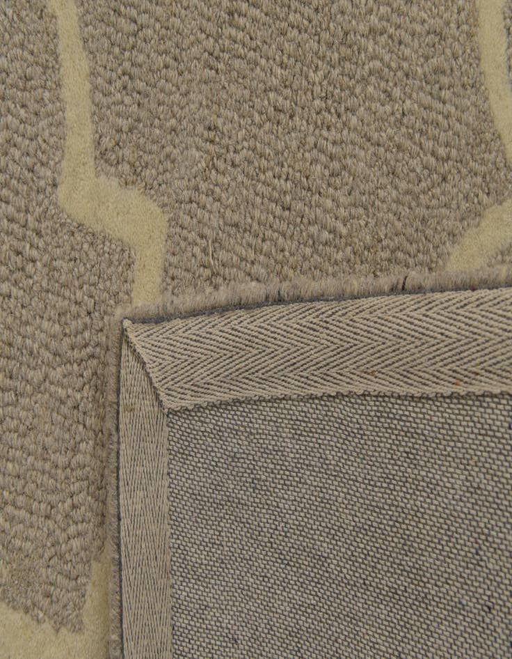 Detail image of  5' 1 x 8' Luna Wool Rug