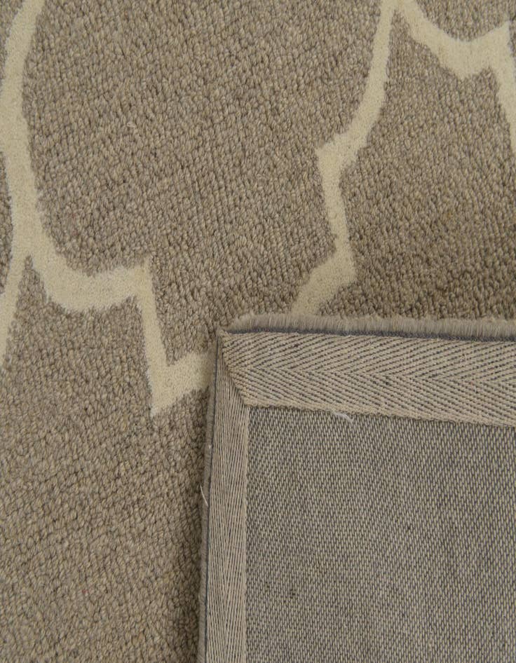 Detail image of  5' 1 x 8' 1 Luna Wool Rug