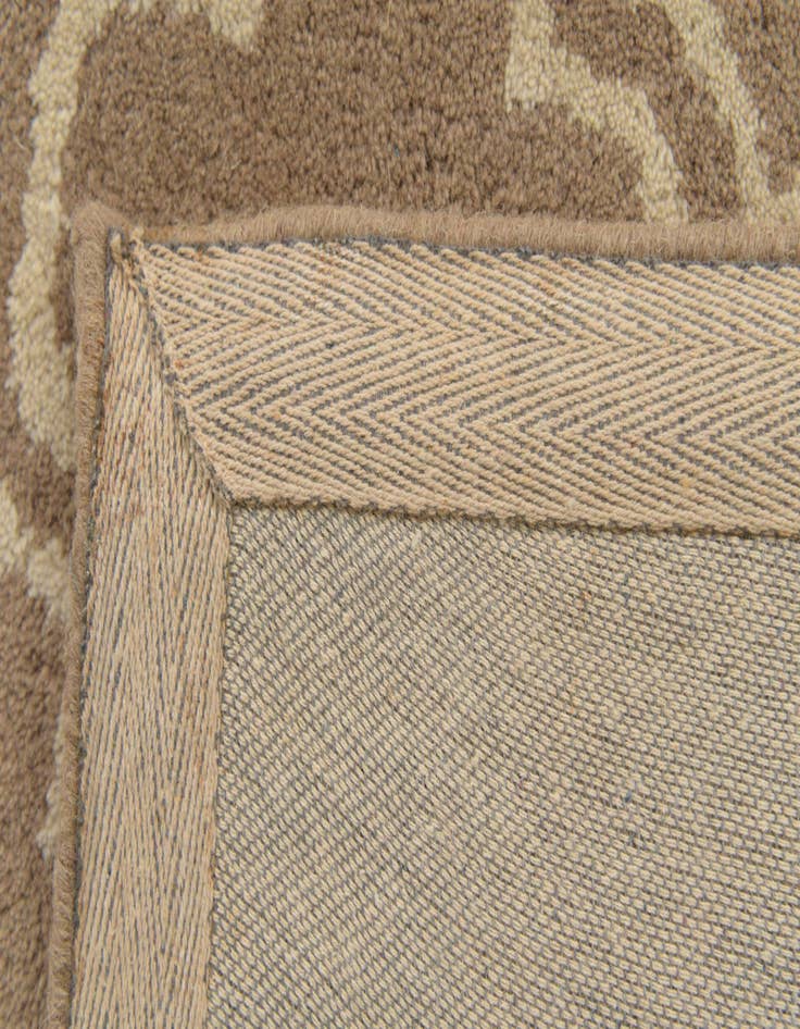 Detail image of  5' x 7' 10 Luna Wool Rug