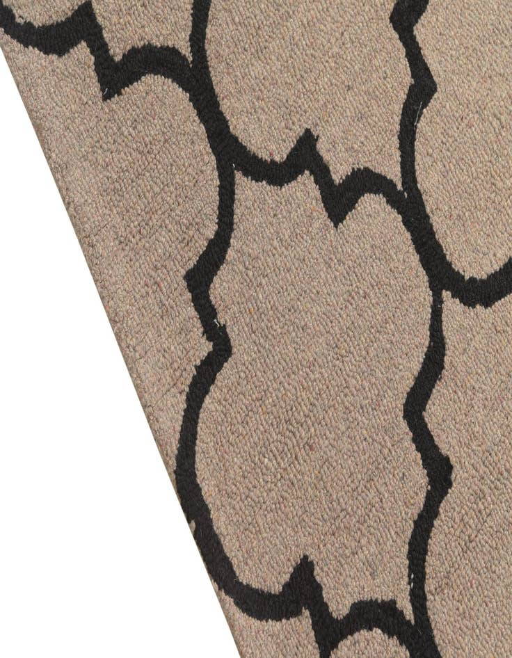 Detail image of  5' 1 x 8' Luna Wool Rug