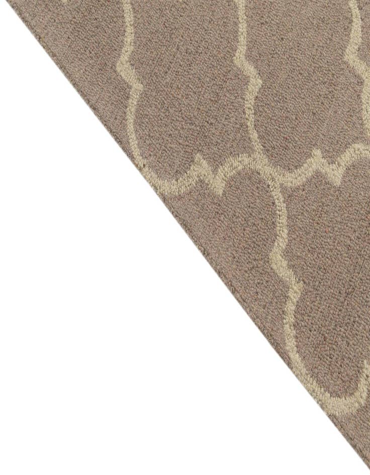 Detail image of  5' 1 x 8' Luna Wool Rug