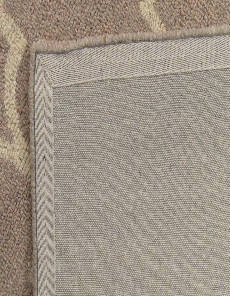 Detail image of  5' 1 x 8' Luna Wool Rug