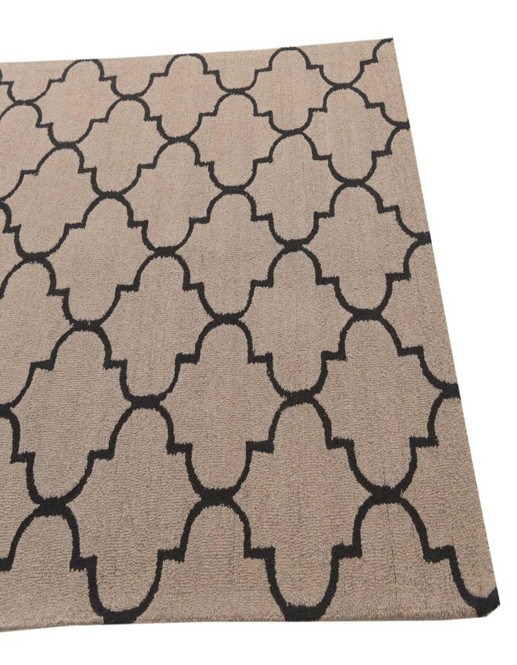 Detail image of  5' 1 x 8' Luna Wool Rug