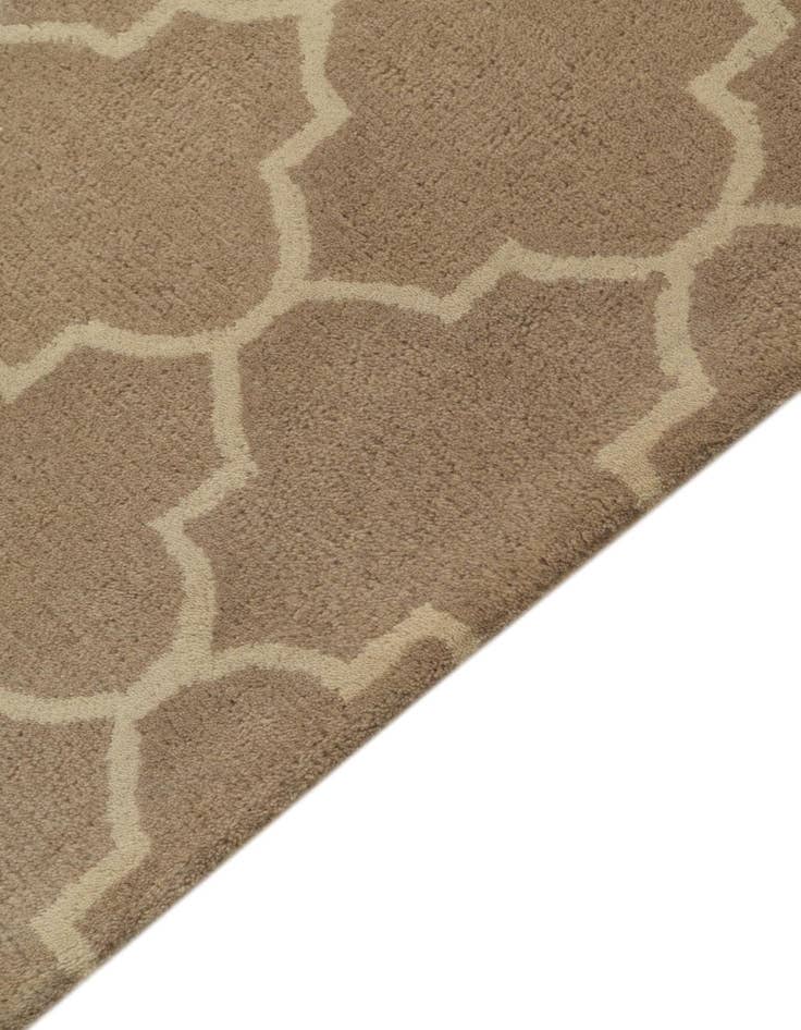 Detail image of  5' 1 x 8' Luna Wool Rug