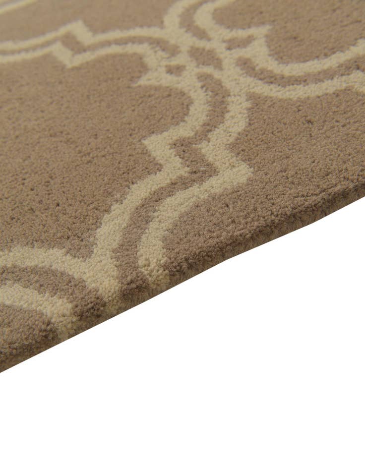 Detail image of  5' x 8' Luna Wool Rug