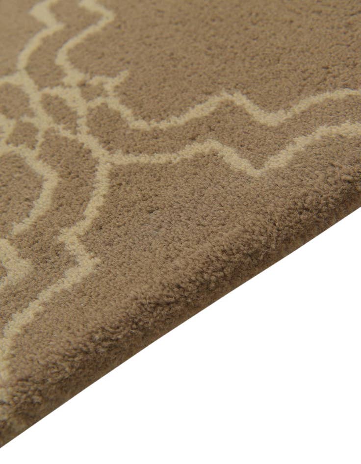 Detail image of  5' 1 x 8' Luna Wool Rug