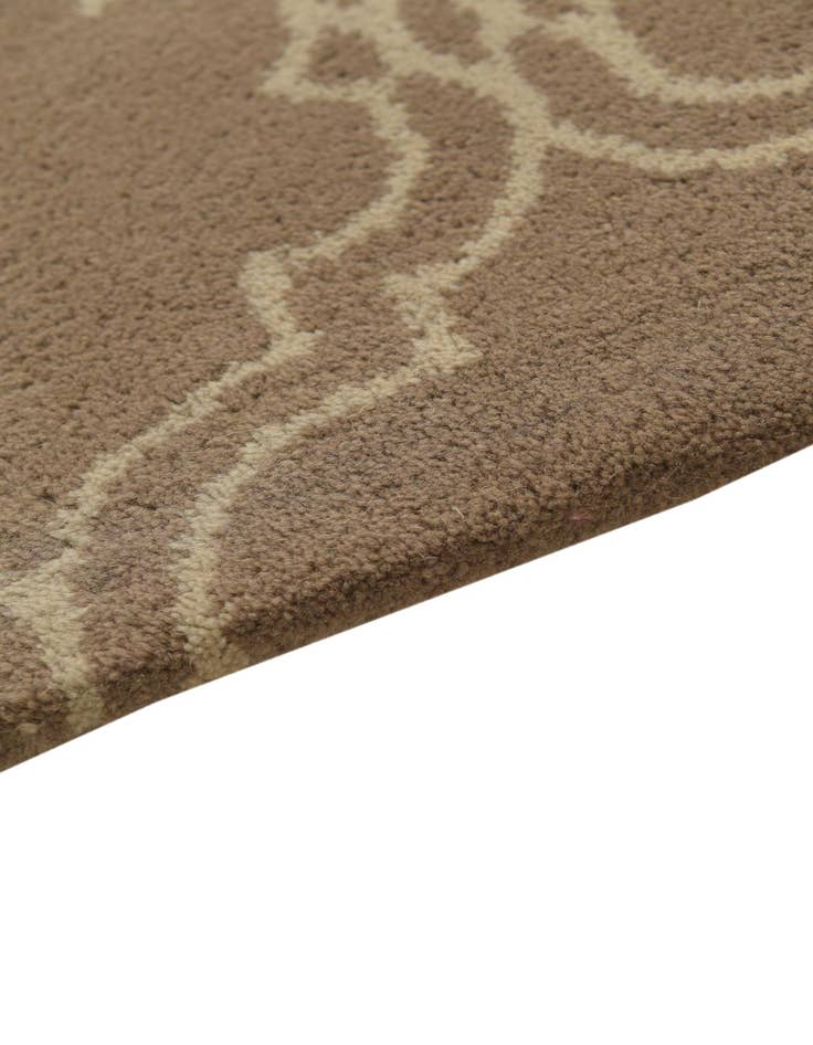 Detail image of  5' 1 x 8' Luna Wool Rug