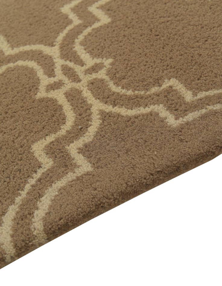 Detail image of  5' x 7' 10 Luna Wool Rug