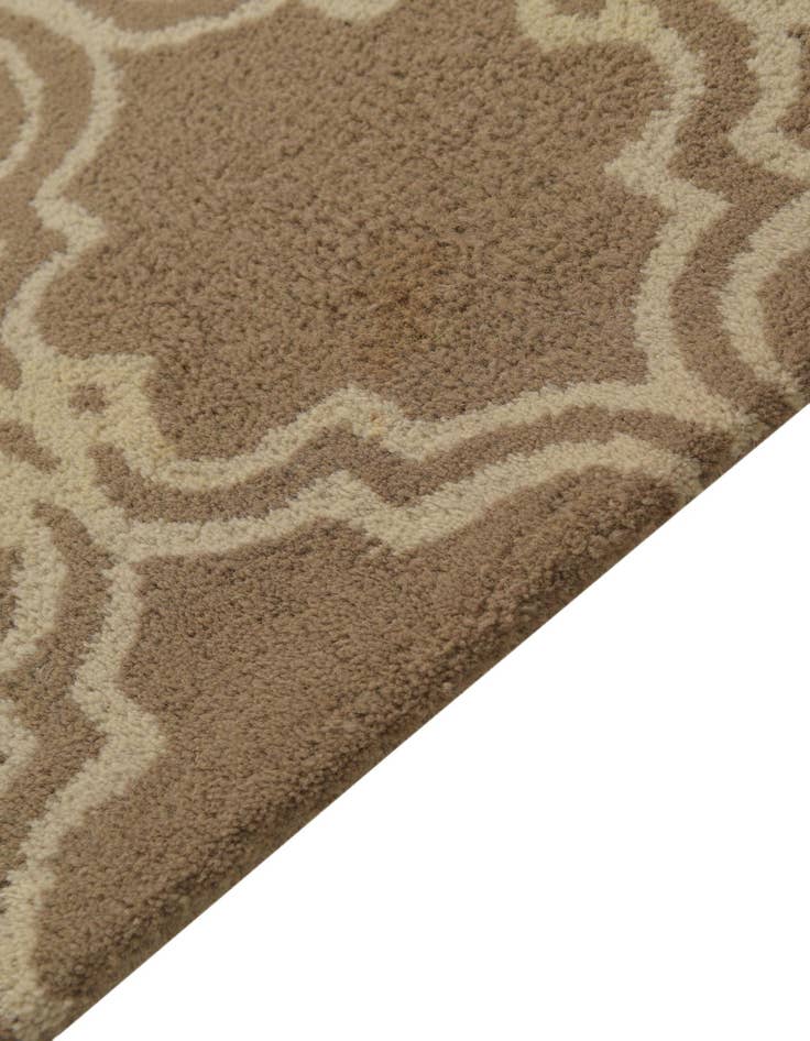 Detail image of  5' x 8' Luna Wool Rug