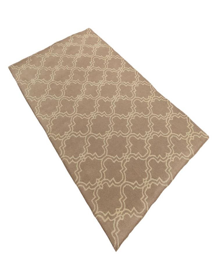 Detail image of  5' 1 x 8' Luna Wool Rug