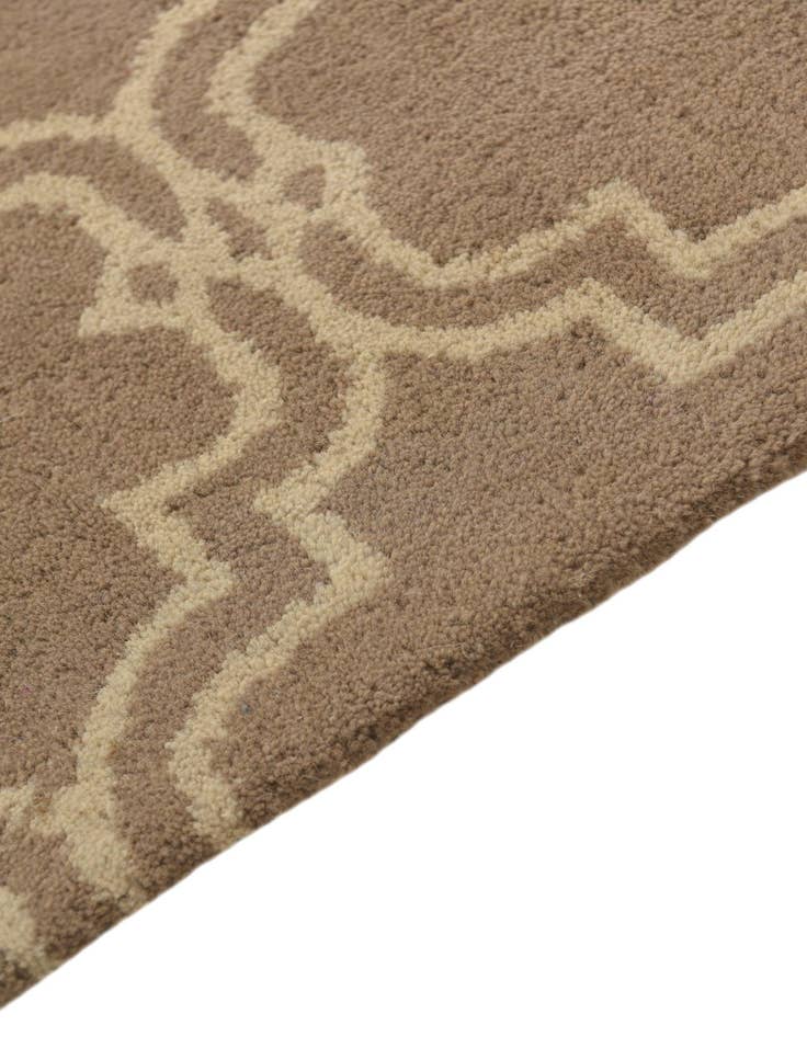 Detail image of  5' 1 x 8' Luna Wool Rug