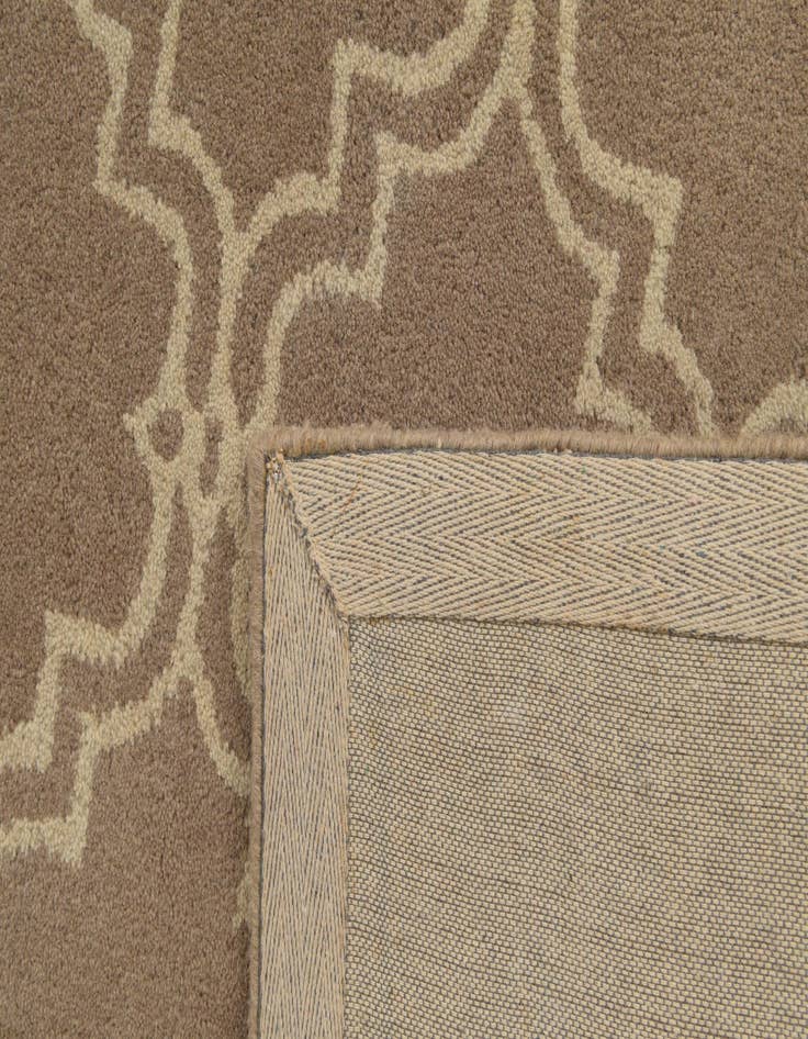 Detail image of  5' 1 x 8' Luna Wool Rug