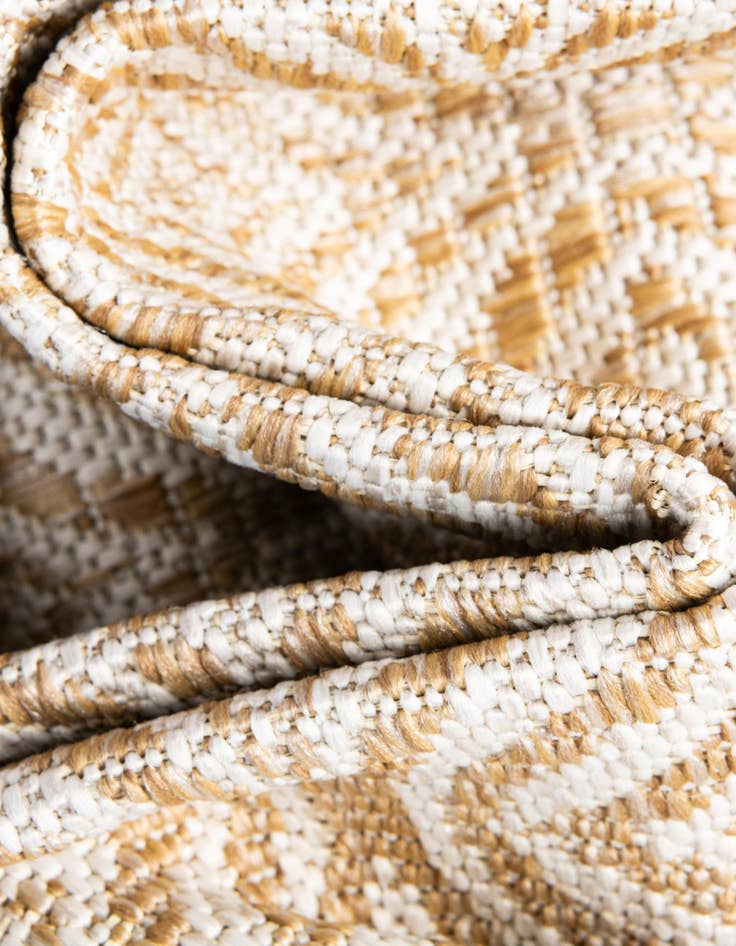 Detail image of  7' 10 x 11'  Washable Lattice Indoor / Outdoor Rug