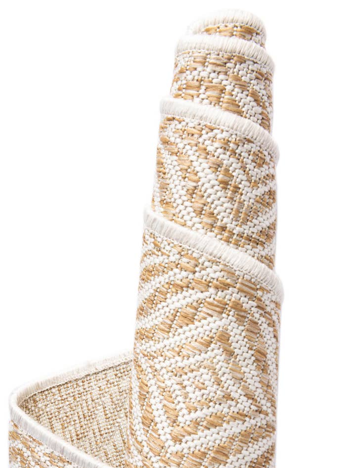 Detail image of  7' 10 x 11'  Washable Lattice Indoor / Outdoor Rug