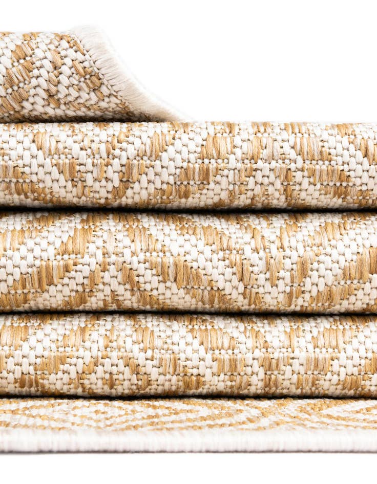 Detail image of  7' 10 x 11'  Washable Lattice Indoor / Outdoor Rug