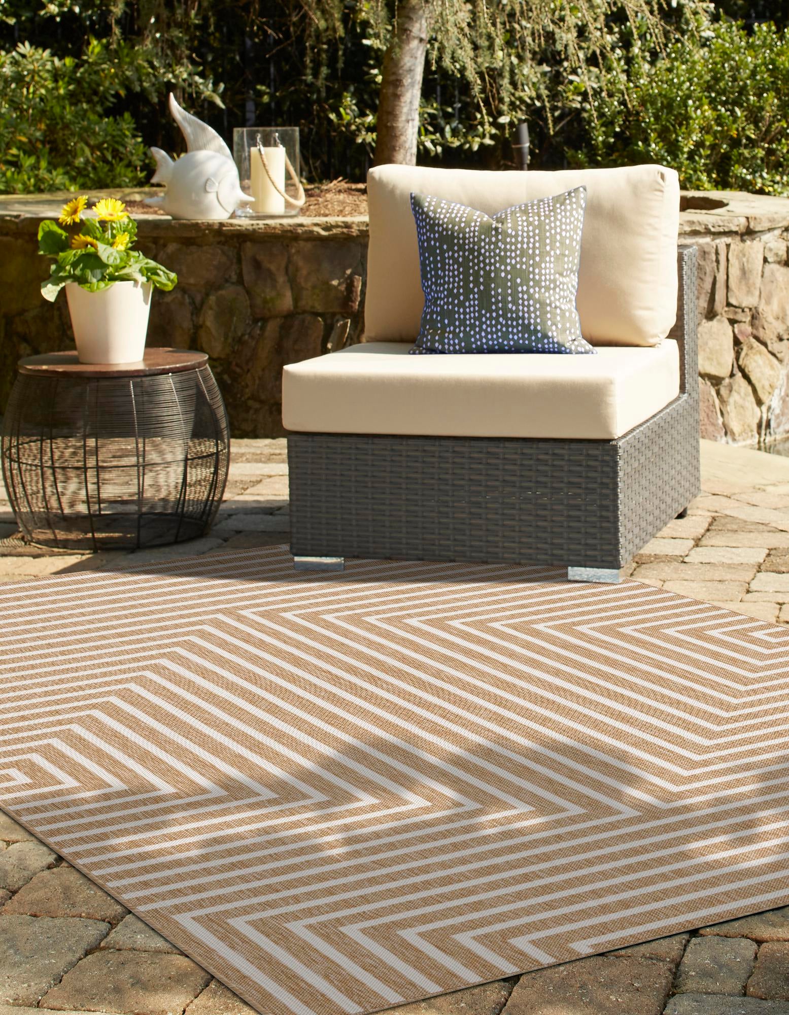 Taupe 10' x 14' Modern Indoor / Outdoor Rug | Rugs.com