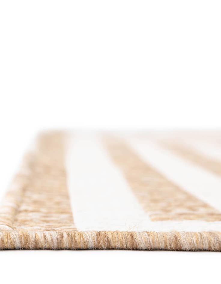 Detail image of  5' 3 x 8'  Washable Modern Indoor / Outdoor Rug