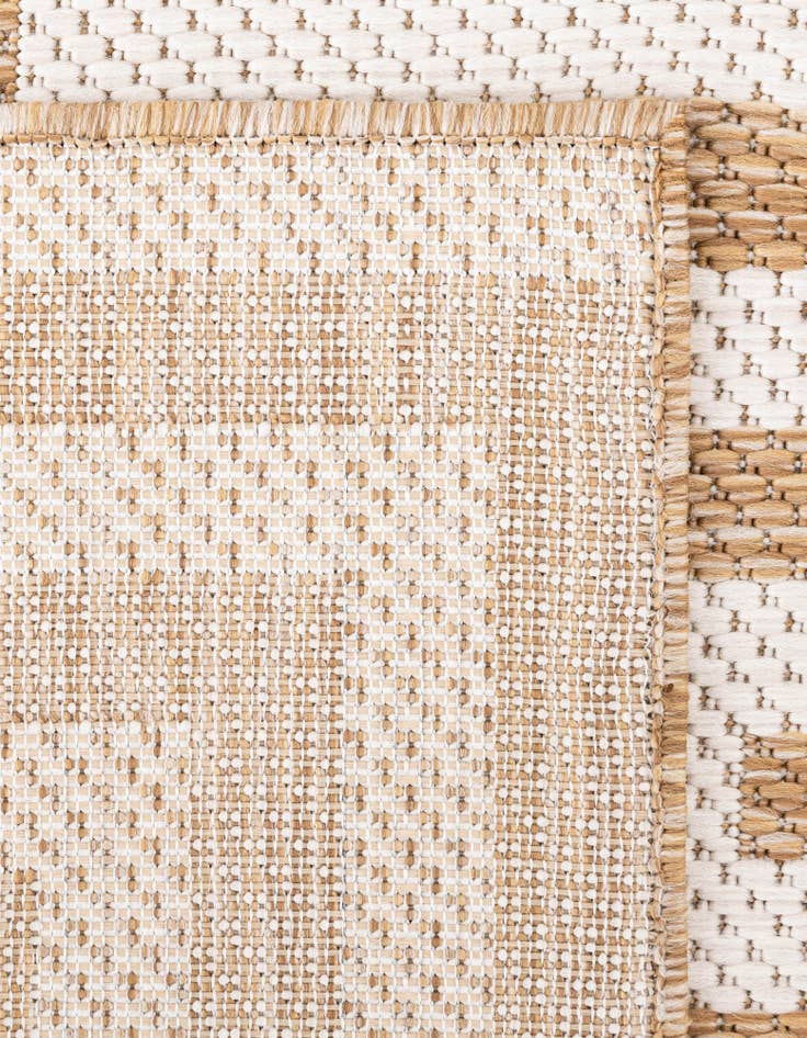 Detail image of  5' 3 x 8'  Washable Modern Indoor / Outdoor Rug