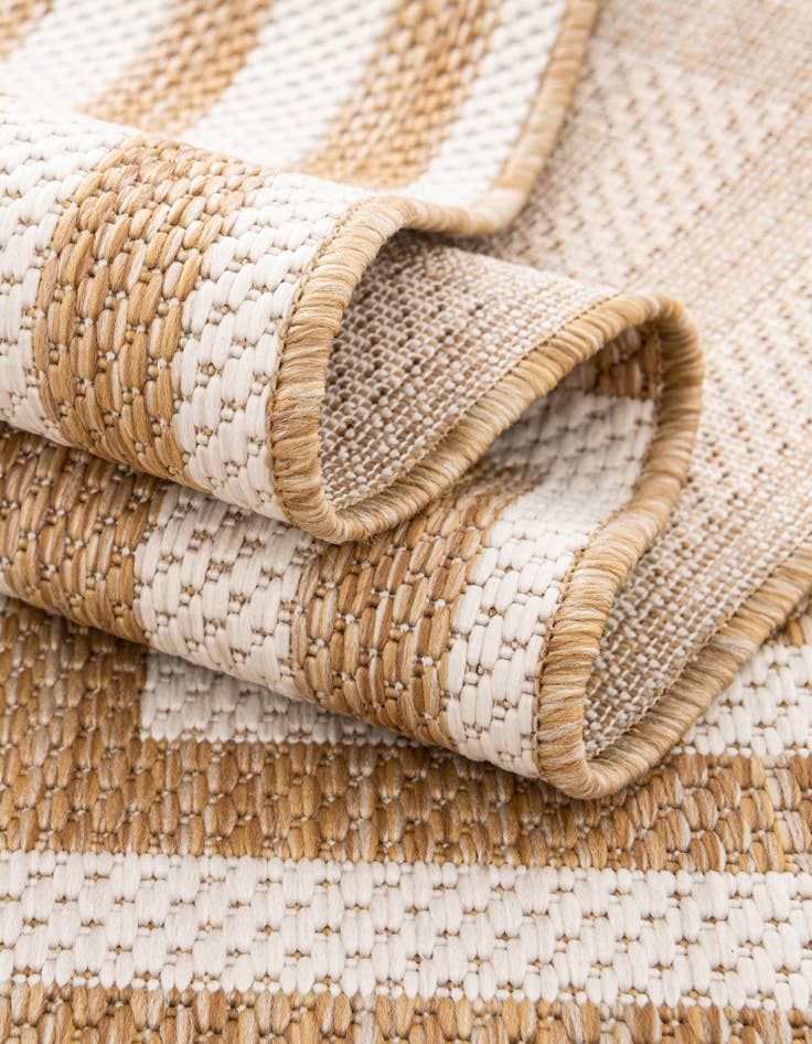 Detail image of  5' 3 x 8'  Washable Modern Indoor / Outdoor Rug